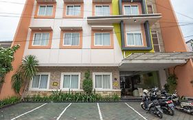 RedDoorz Syariah @ Soekarno Hatta Indah 2