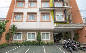 RedDoorz Syariah @ Soekarno Hatta Indah 2